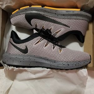 nike women's quest 2 se